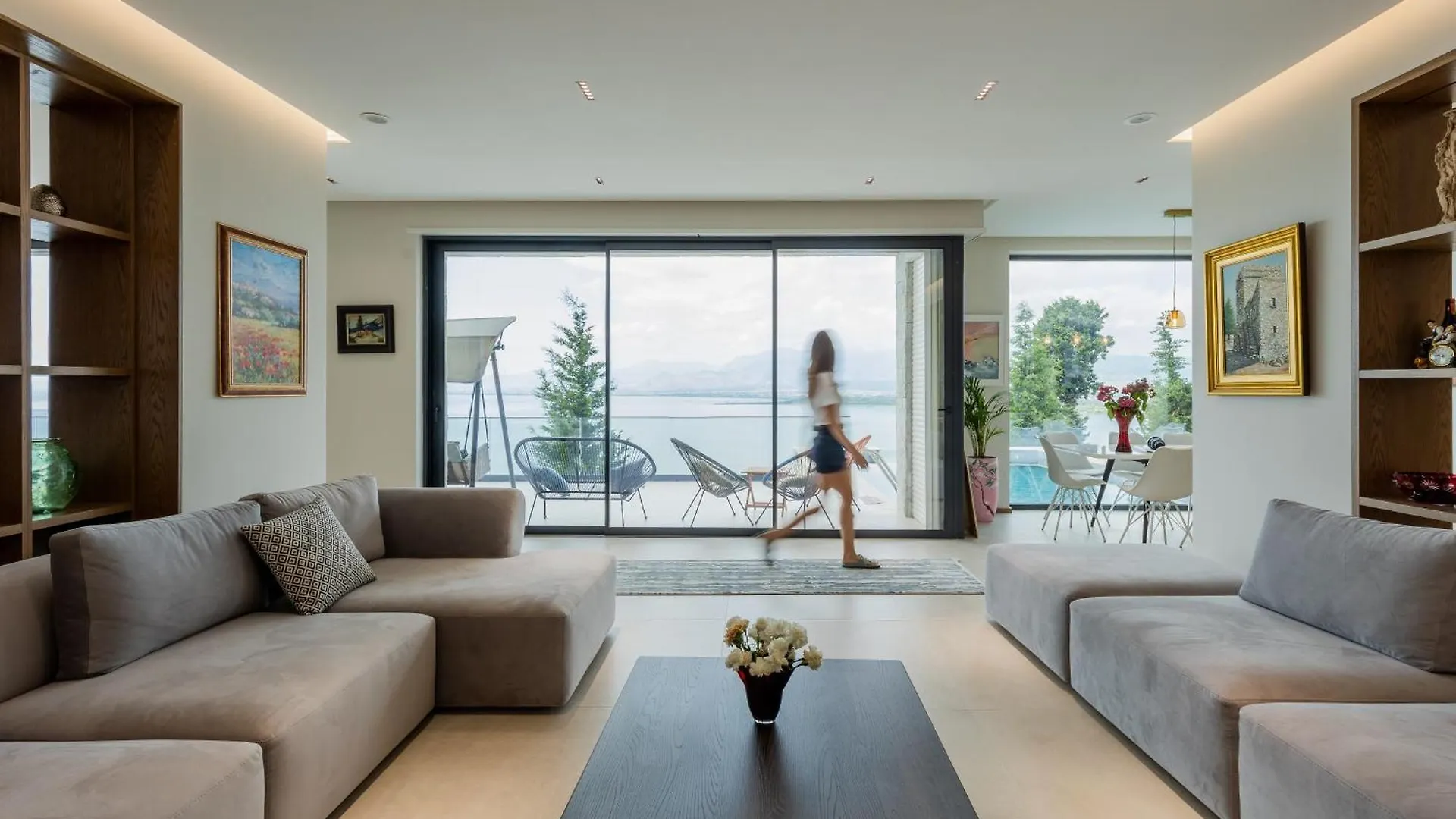 The Luxury Villa Shiroka 0*,