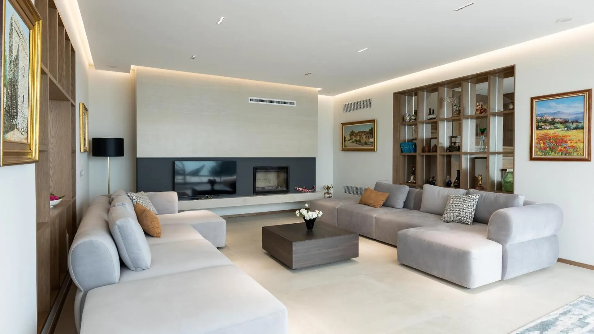 The Luxury Villa Shiroka