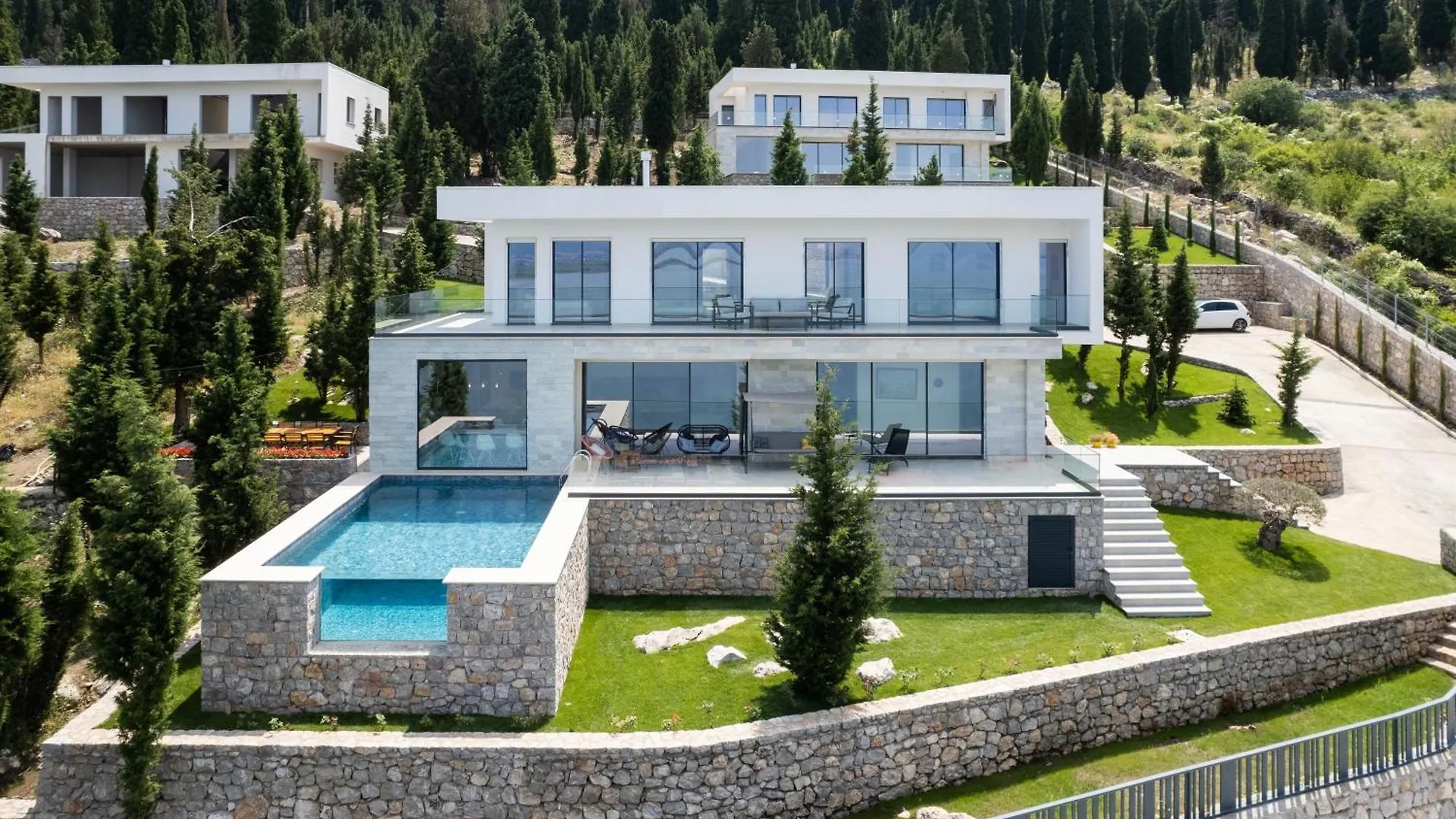 The Luxury Villa contacts