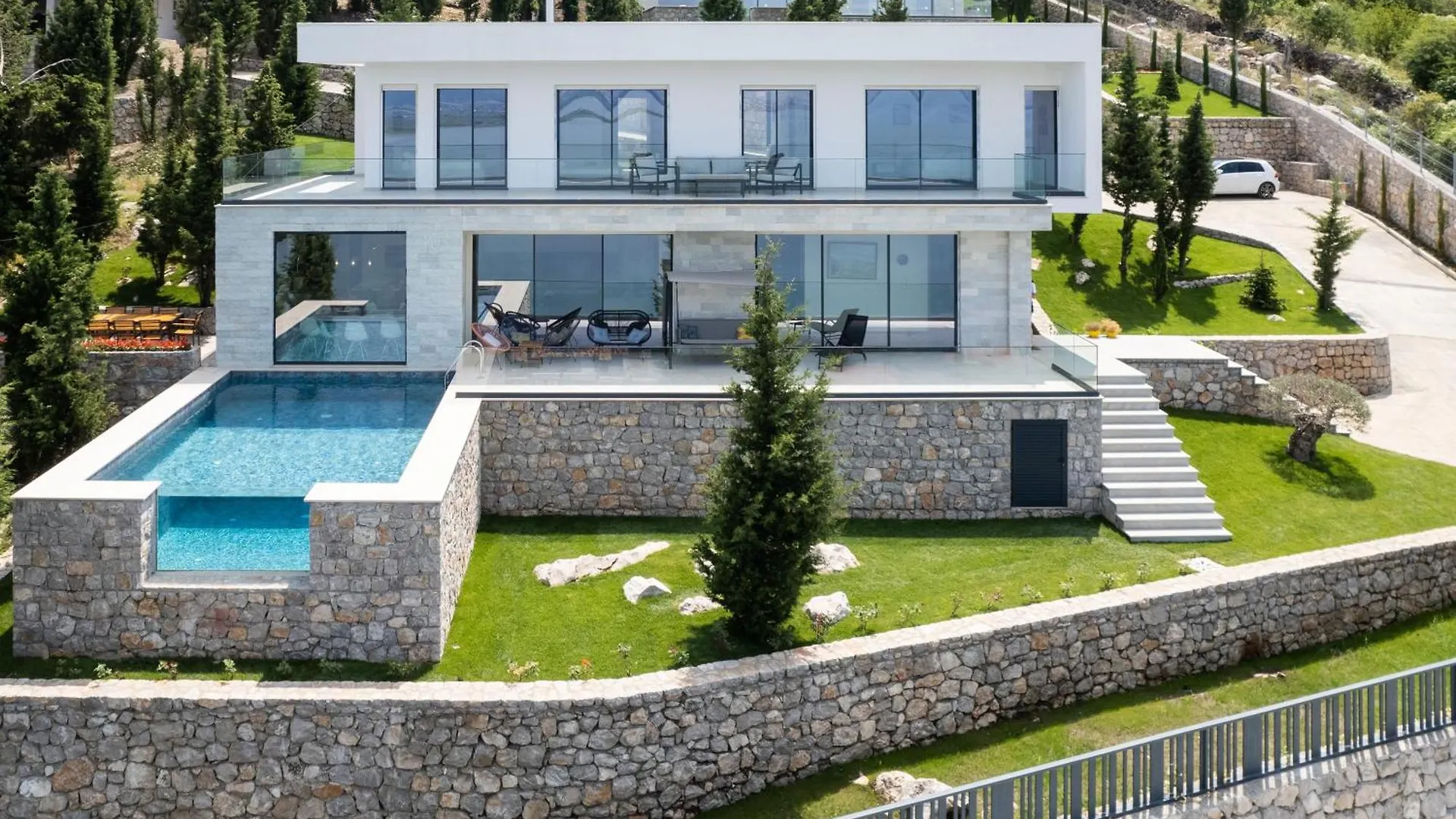 The Luxury Villa Shiroka